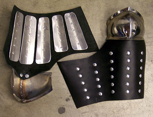 Armour Gallery: Flared ElbowStudded Arms with internal Splints