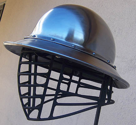 Helmet Gallery: Kettle Helm w Grill