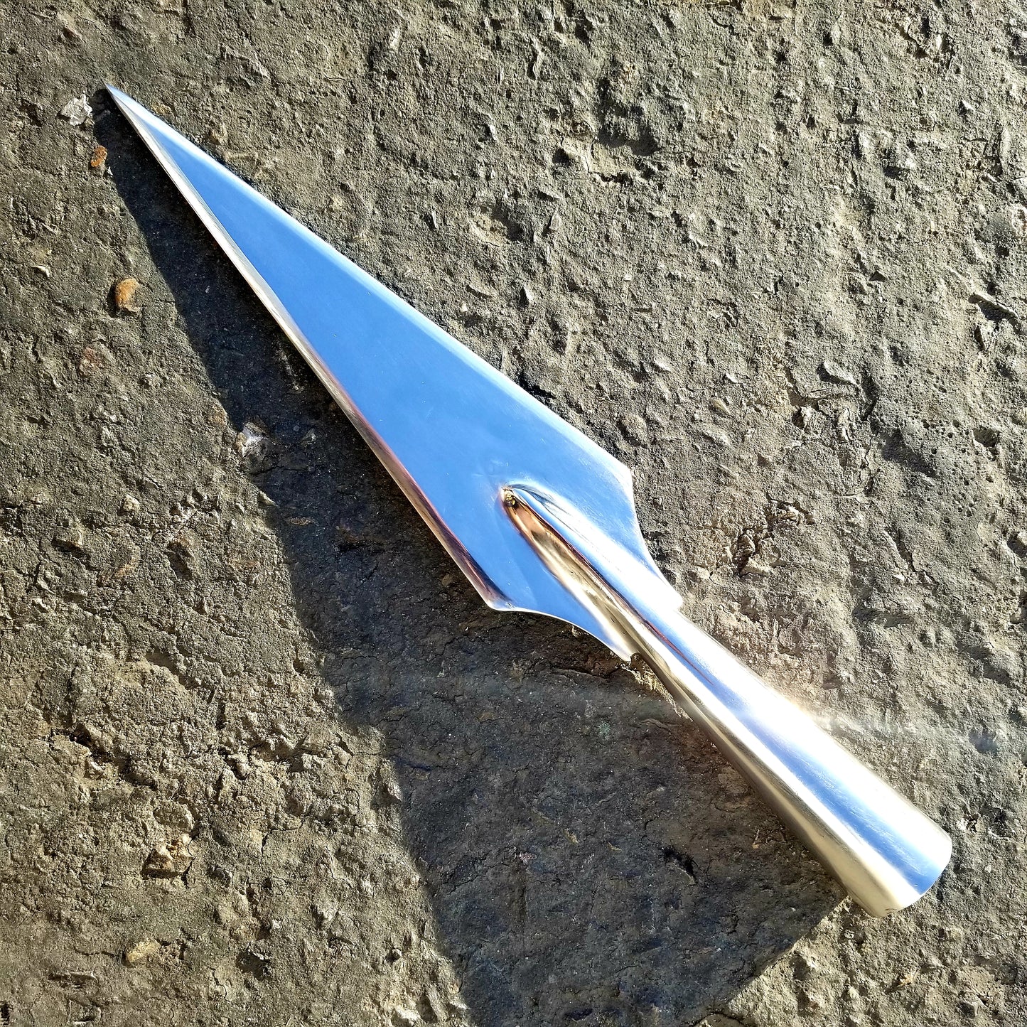 Spearhead 410 Sping blade (Tip are Pointy but blade Not Sharp)