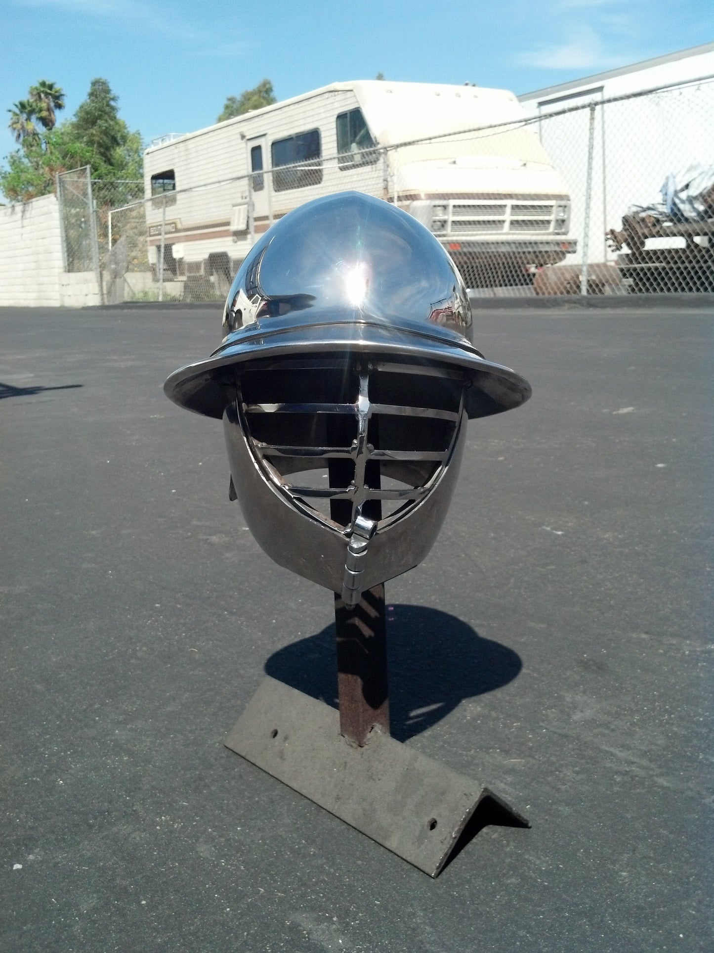 Helmet Gallery: Locking Kettle Helm